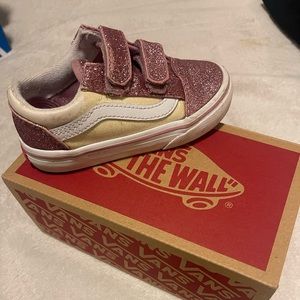 Toddler Girls Sneakers.